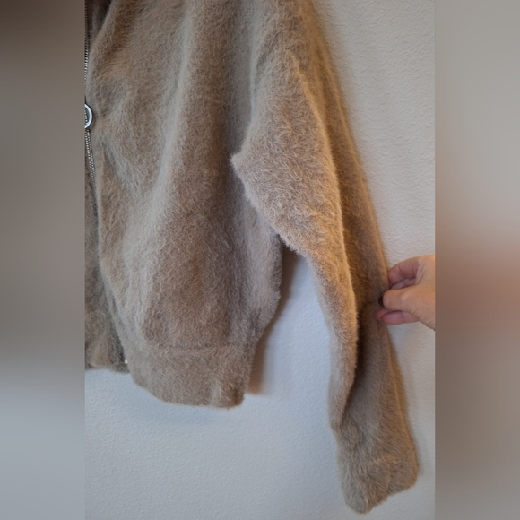 Gymshark Womens Soft Fuzzy Eyelash Zip Up Jacket Tan Womens Size S - Picture 4 of 8